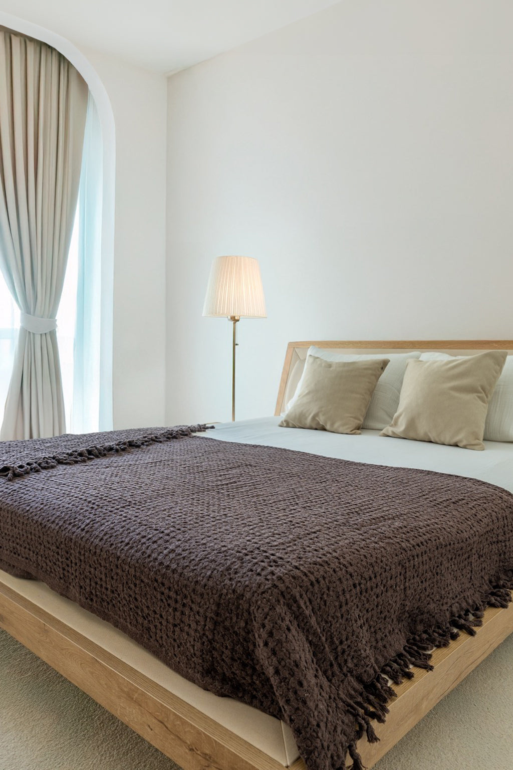 DEEP BROWN TEXTURED BEDSPREAD