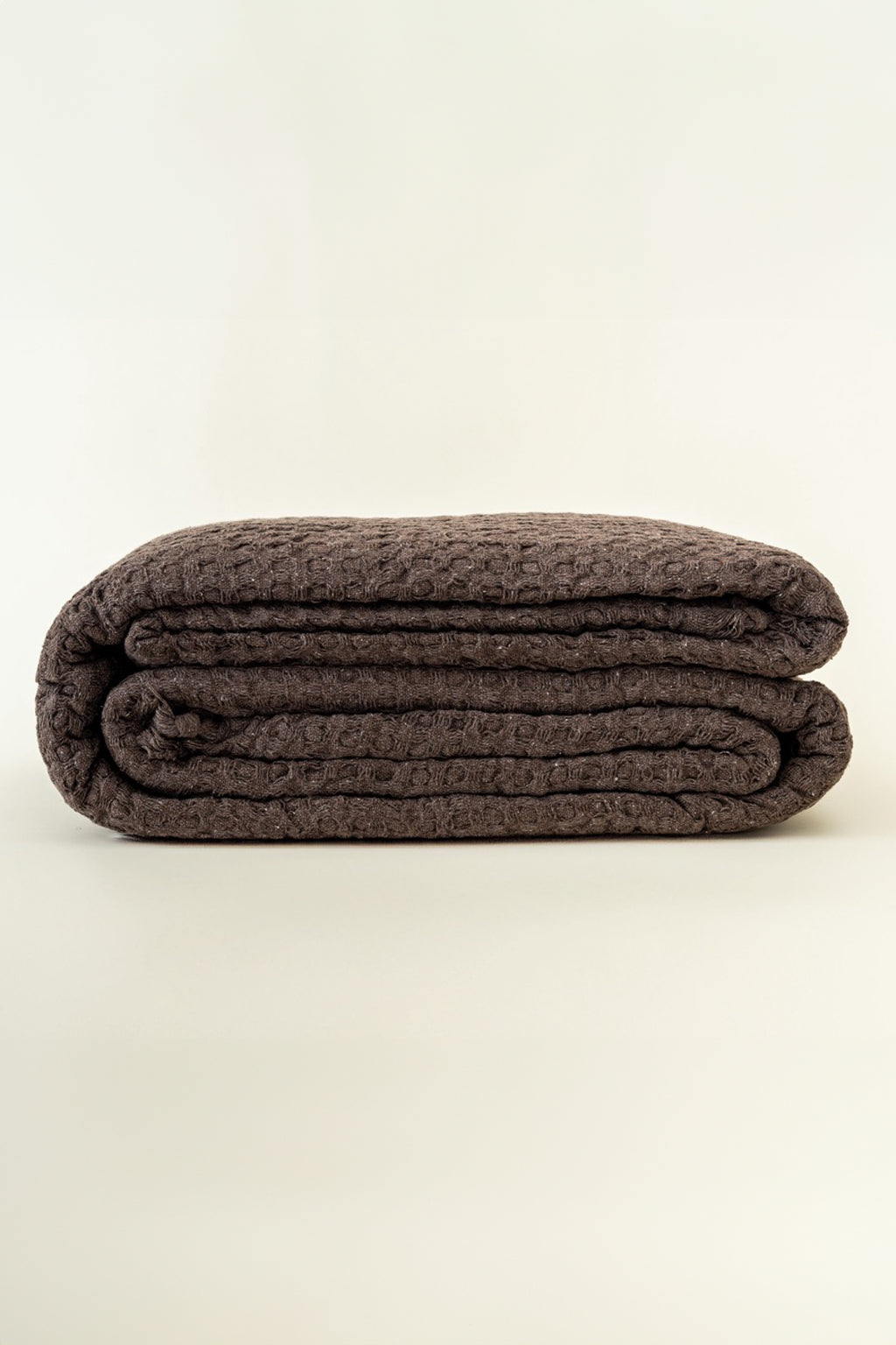 DEEP BROWN TEXTURED BEDSPREAD
