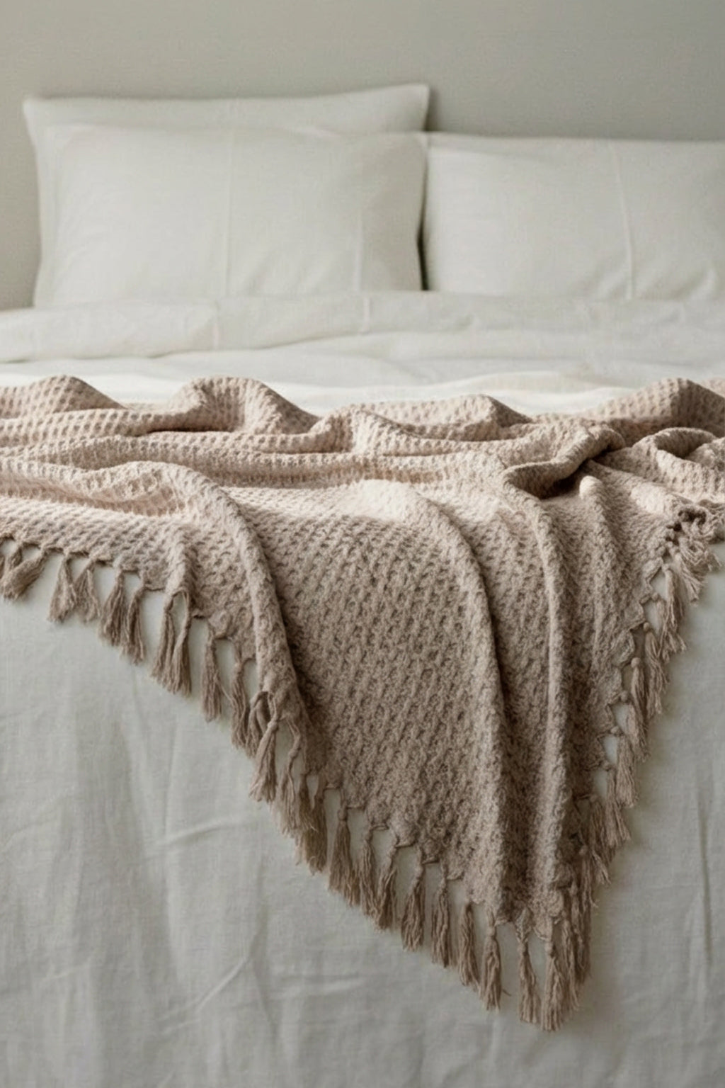 LATTE TEXTURED BEDSPREAD