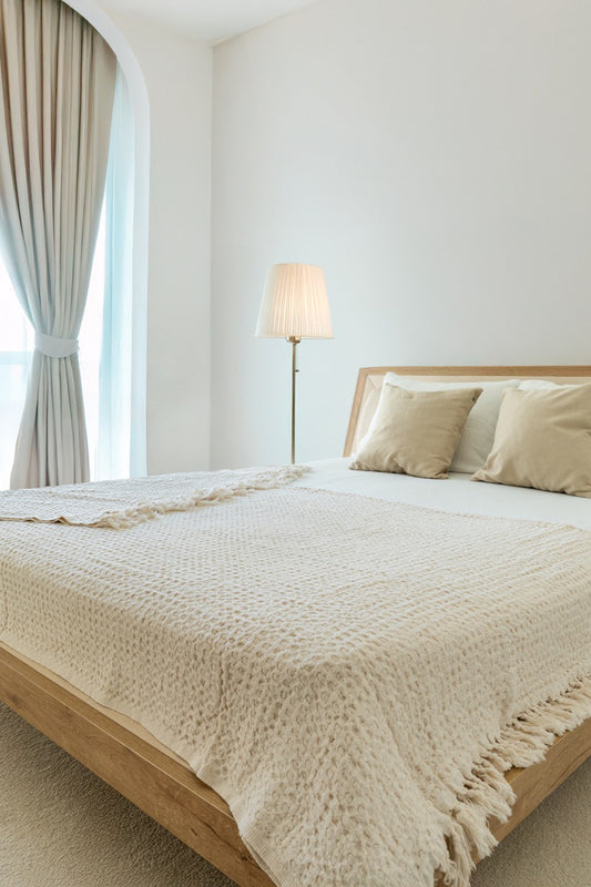 CREAM TEXTURED BEDSPREAD