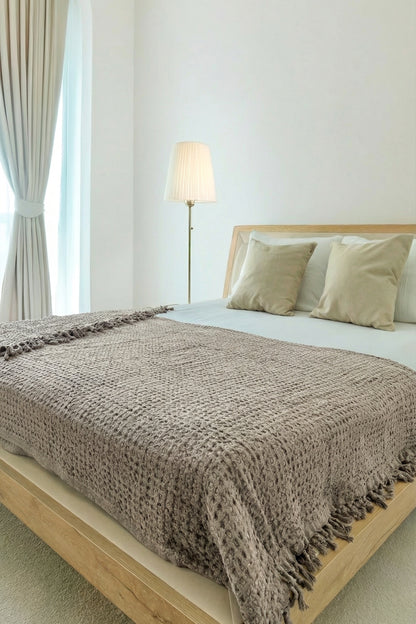 LATTE TEXTURED BEDSPREAD