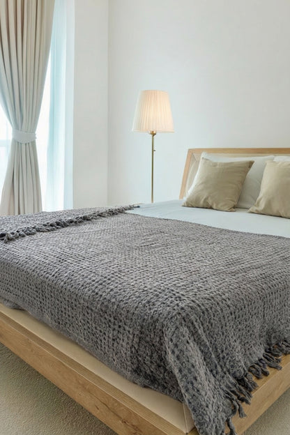 GREY TEXTURED BEDSPREAD