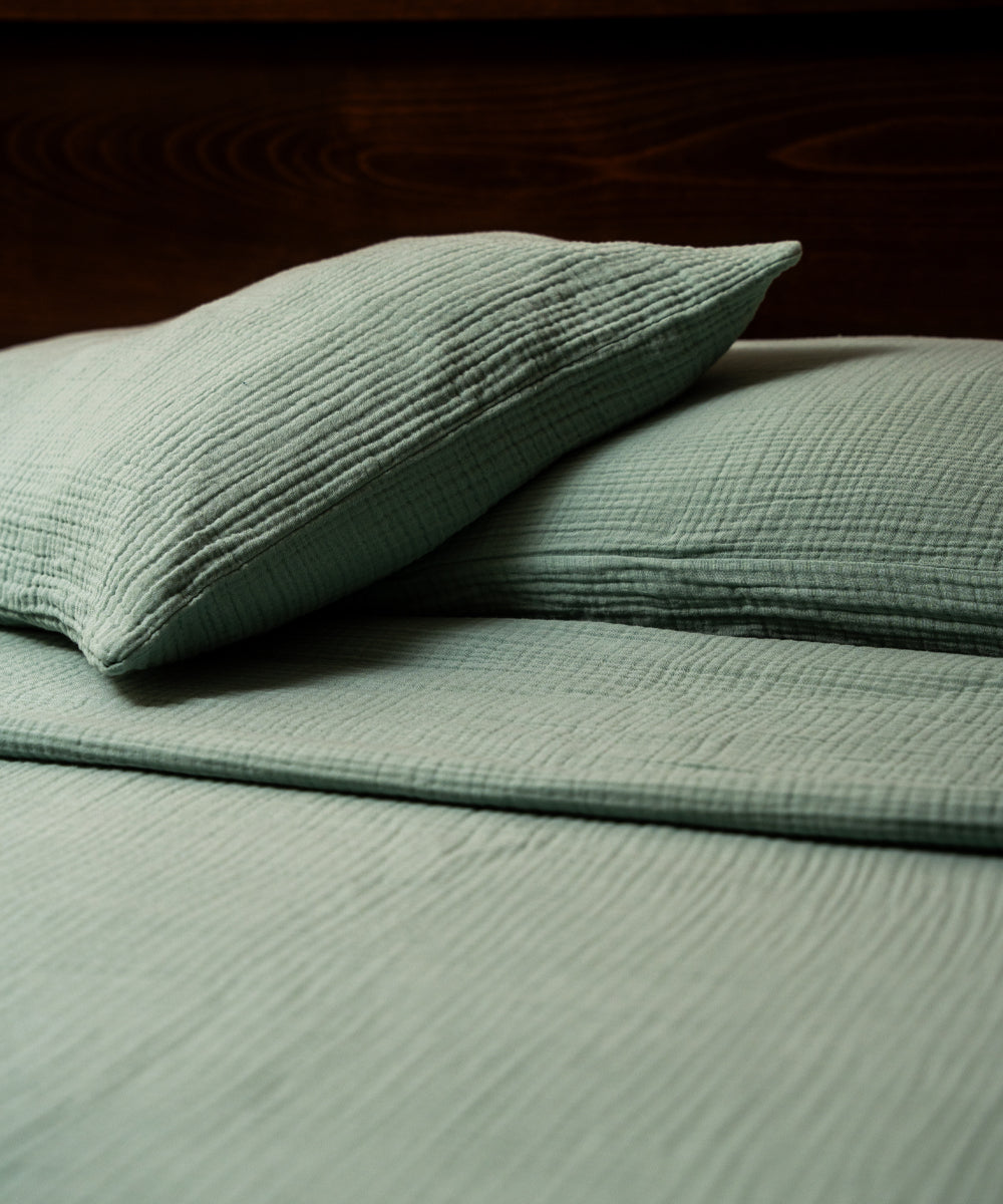 SAGE GREEN CRINKLE BED COVER SET